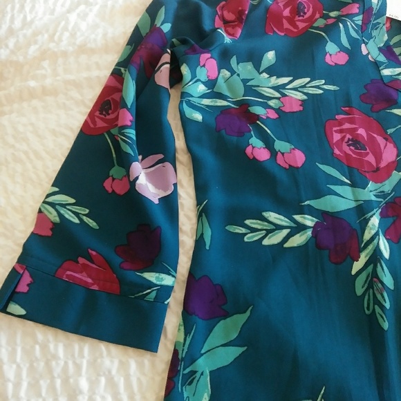 Van heusen 3/4 length ladies top - Picture 2 of 3